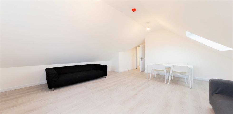			RECENTLY REFURBISHED, 3 Bedroom, 1 bath, 1 reception Flat			 Harrowdene Road, WEMBLEY 